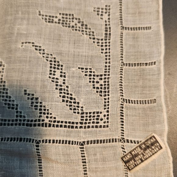 NWT Vintage Flame Drawn Work Vintage 11" Delicate Hanky - Picture 4 of 5
